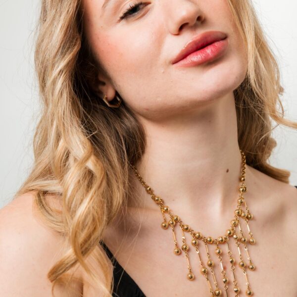 CollarCascadaBolas_1modelweb